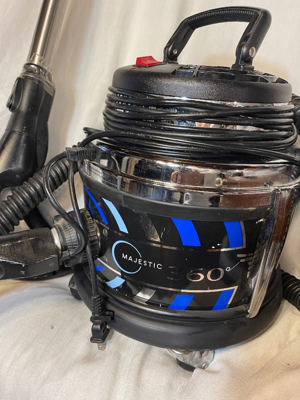 Majestic Canister Vacuum in Black and Blue